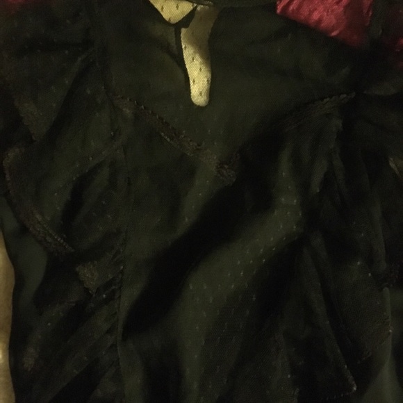 blouse - Picture 2 of 3